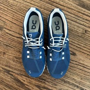 On Running Cloud 5 Shoes in Denim 7.5